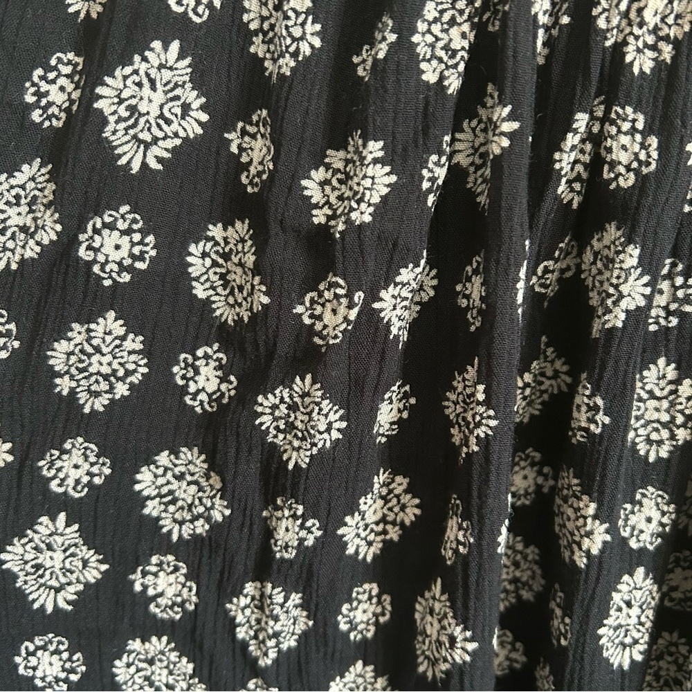 American Eagle Black & White Floral Print Bohemian Tank Top XS - Picture 4 of 8